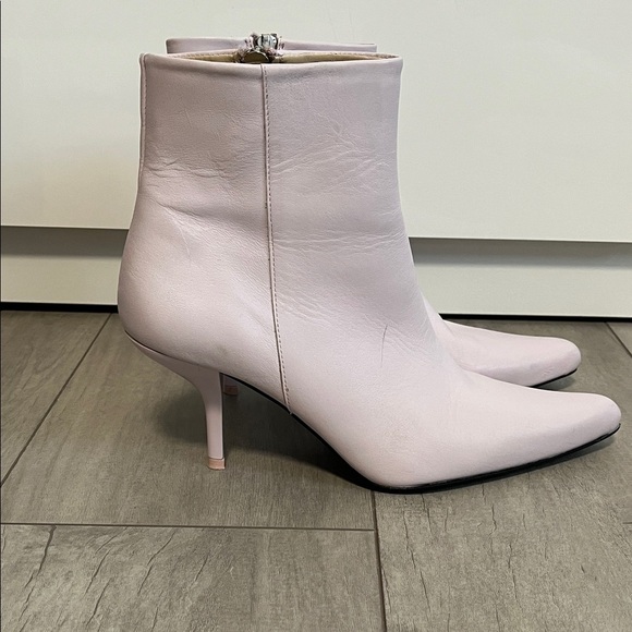 Zara Trafaluc NWOT Leather Light Purple Heeled Boots, Size 39/8.5 - Picture 1 of 13